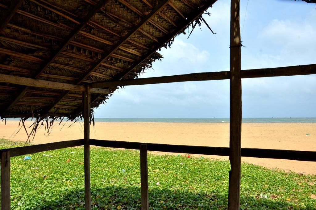 Tms Beach House Негомбо Екстер'єр фото